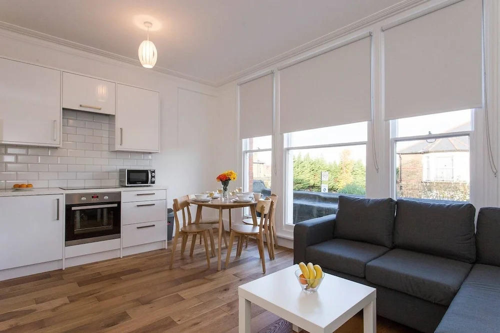 Sleek 2BR flat in Hither Green, by Mountsfield Park