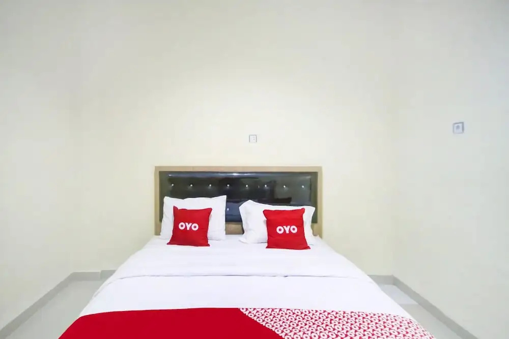 252 Royal Homestay By OYO