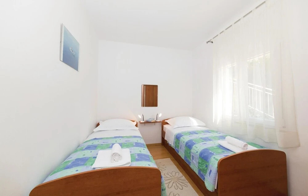 Beautiful Home in Vinisce With Wifi and 2 Bedrooms