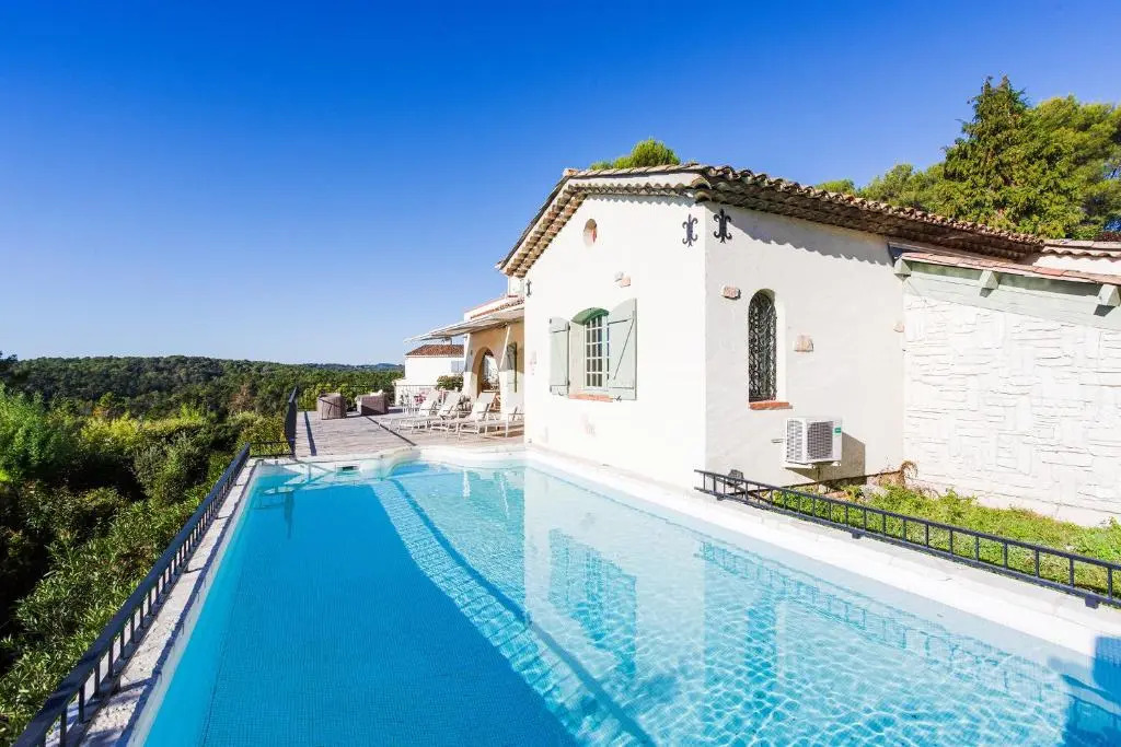 Villa Les Feuillets VI4250 by Riviera Holiday Hom