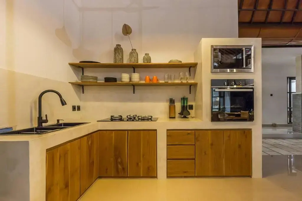 Charming 3 Bedrooms Villa Beach Walking Distance