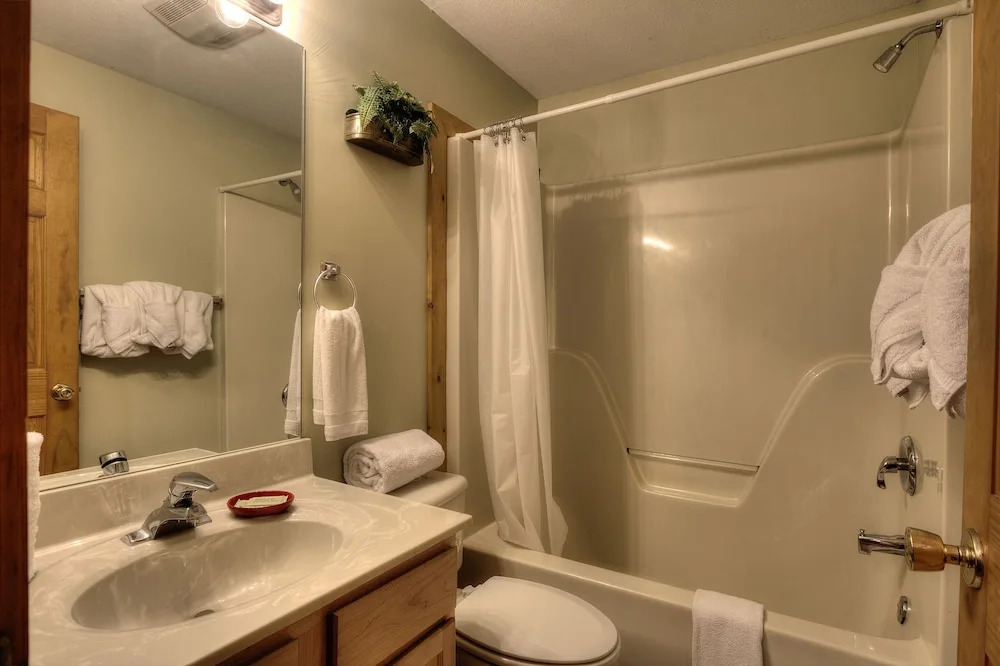 The Nutty Nook  287 - Two Bedroom Cabin