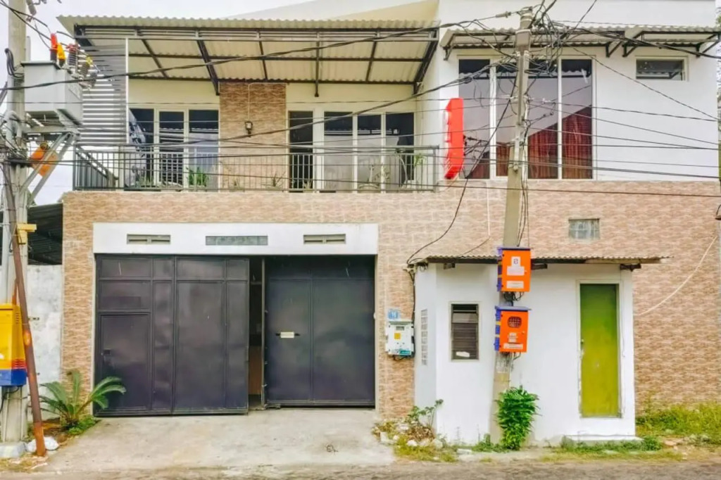 RedDoorz At Sukomanunggal Surabaya