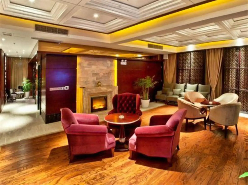 Ruihao Art Boutioue Hotel