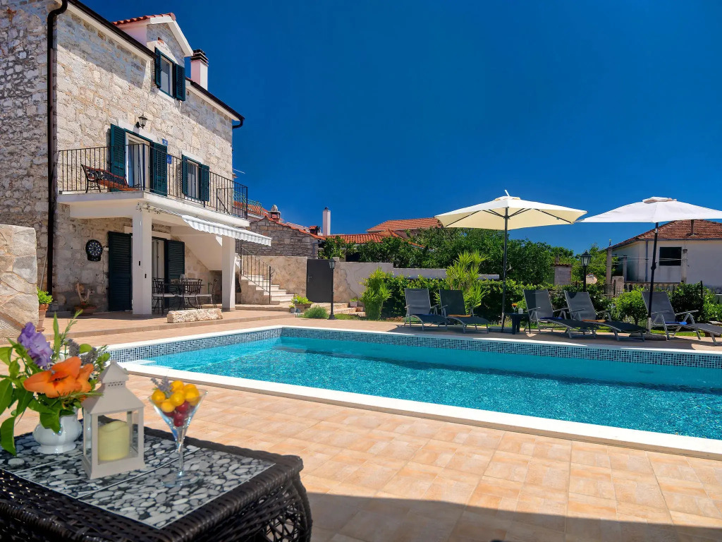 Modern Villa in Grohote With Pool
