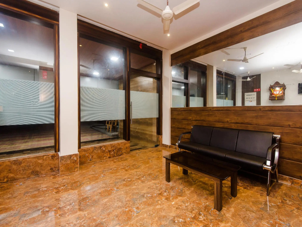 OYO 12894 Bunty Residency