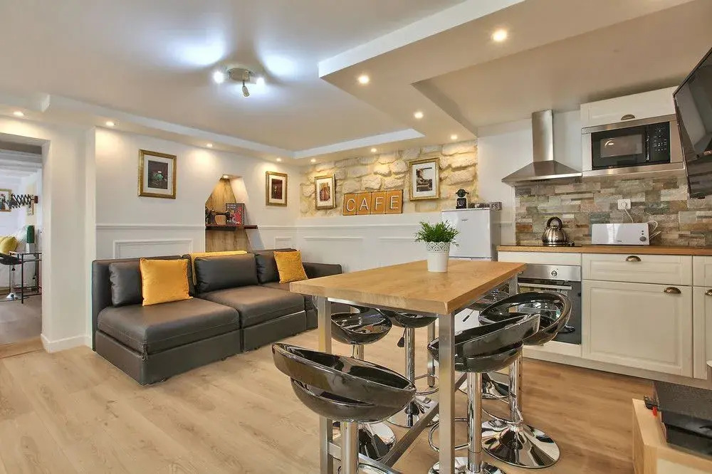 42 - Luxury Flat