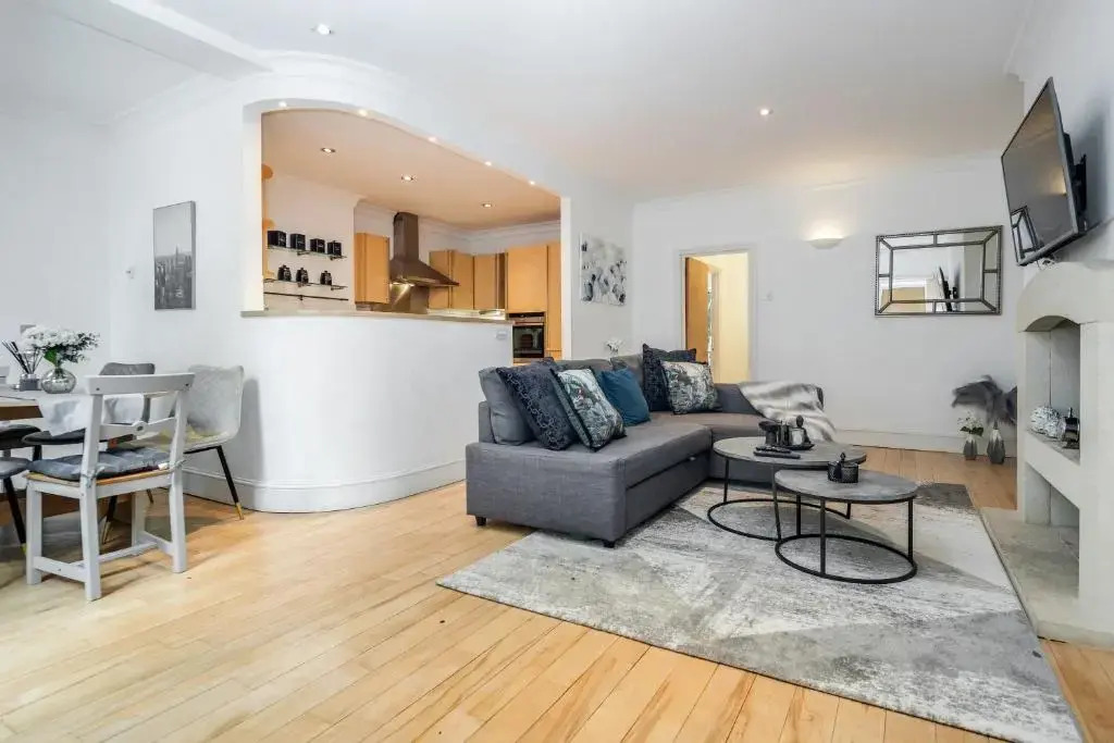 Earl's court 2 Bed Apartment Nevern Square 4