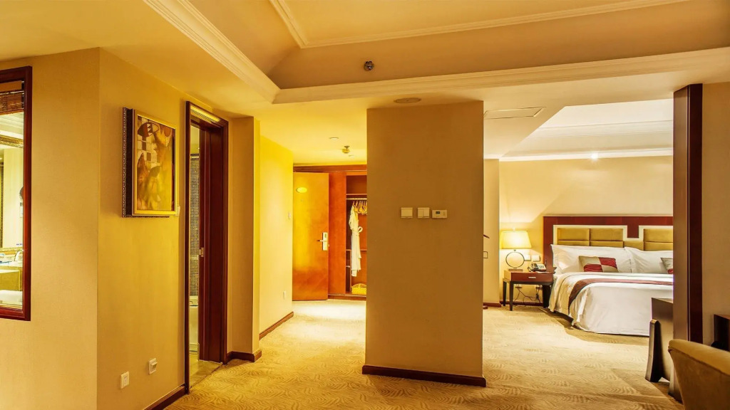 Rich Gate Hotel