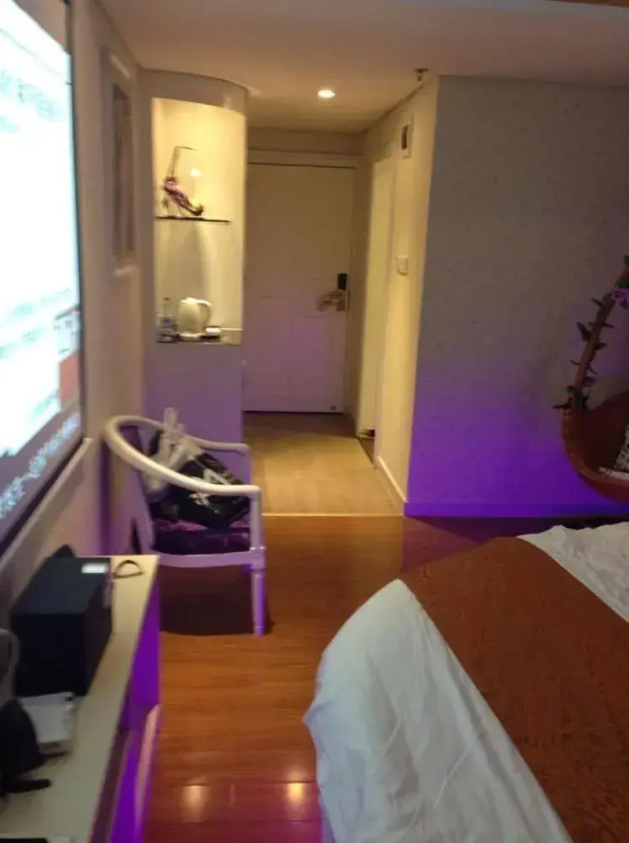 Yulongting Cinema Hotel