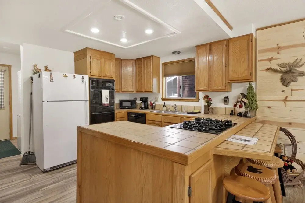 2158-bearfoot Hideaway 4 Bedroom Home by Redawning