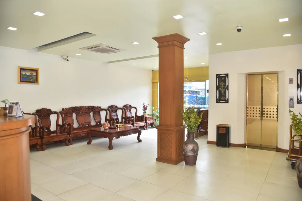 Paragon Hotel