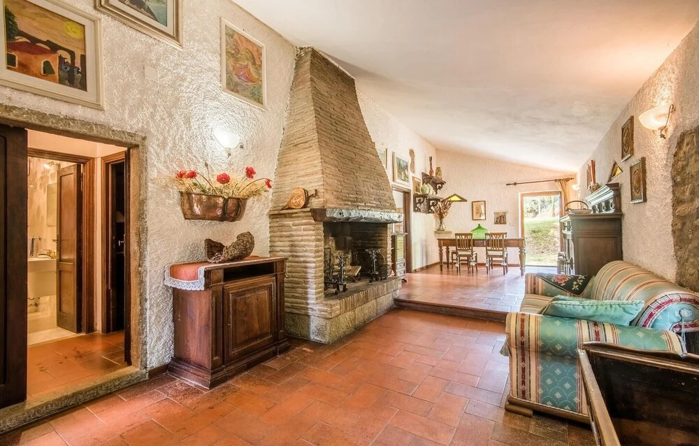 Amazing Home in Capolona With 9 Bedrooms, Wifi and Outdoor Swimming Pool