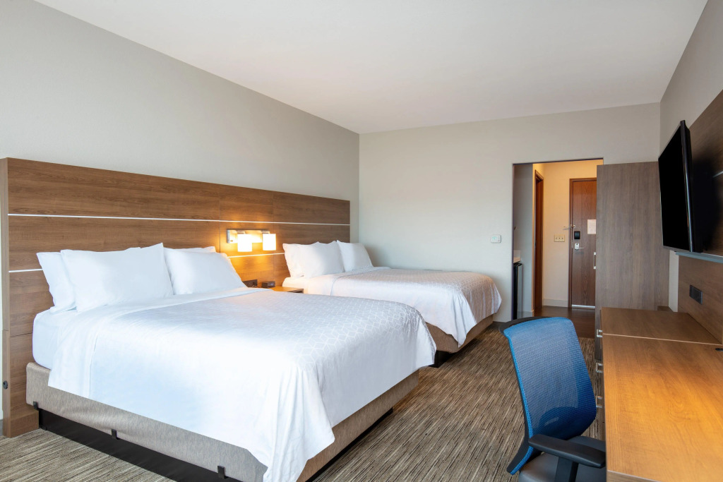 Holiday Inn Express & Suites - Beloit by IHG