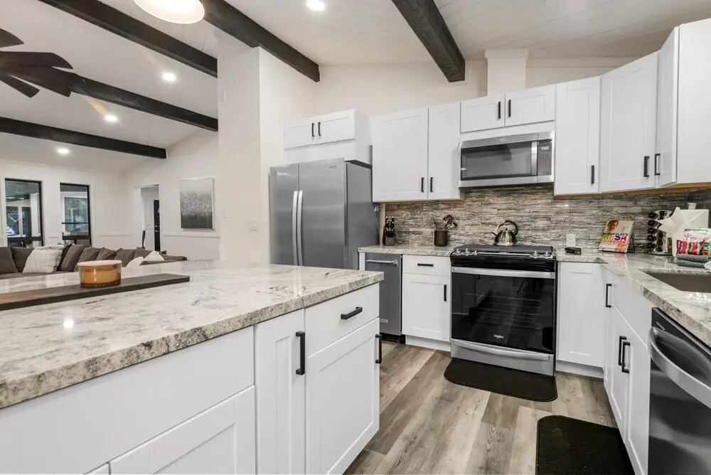 Beary Cozy Retreat - Newly Remodeled With Hot Tub And Game Room In Prime Location! 3 Bedroom Cabin