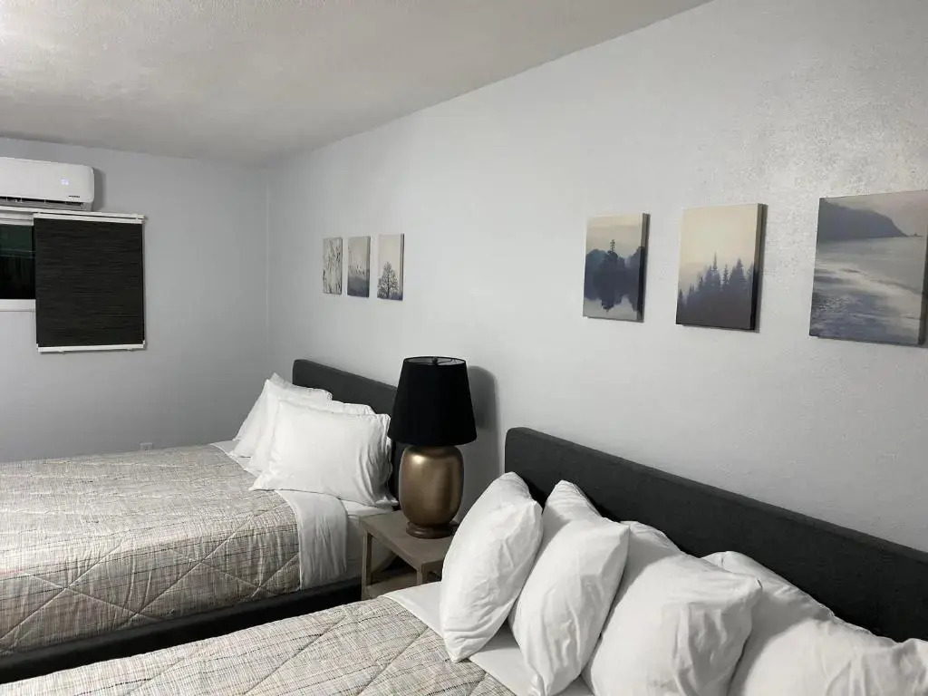 Veda Inn & Cottages