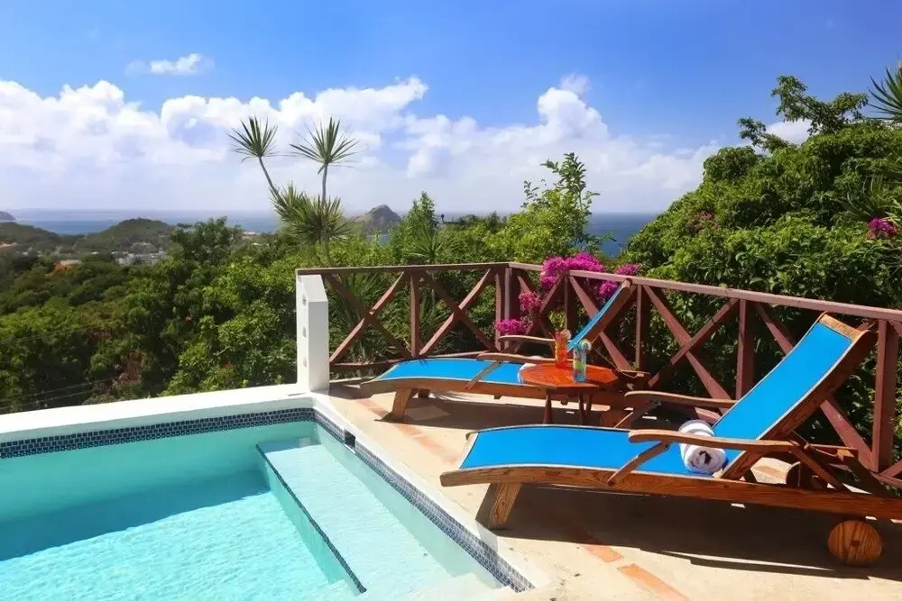 Bella Vista 2 Home by RedAwning