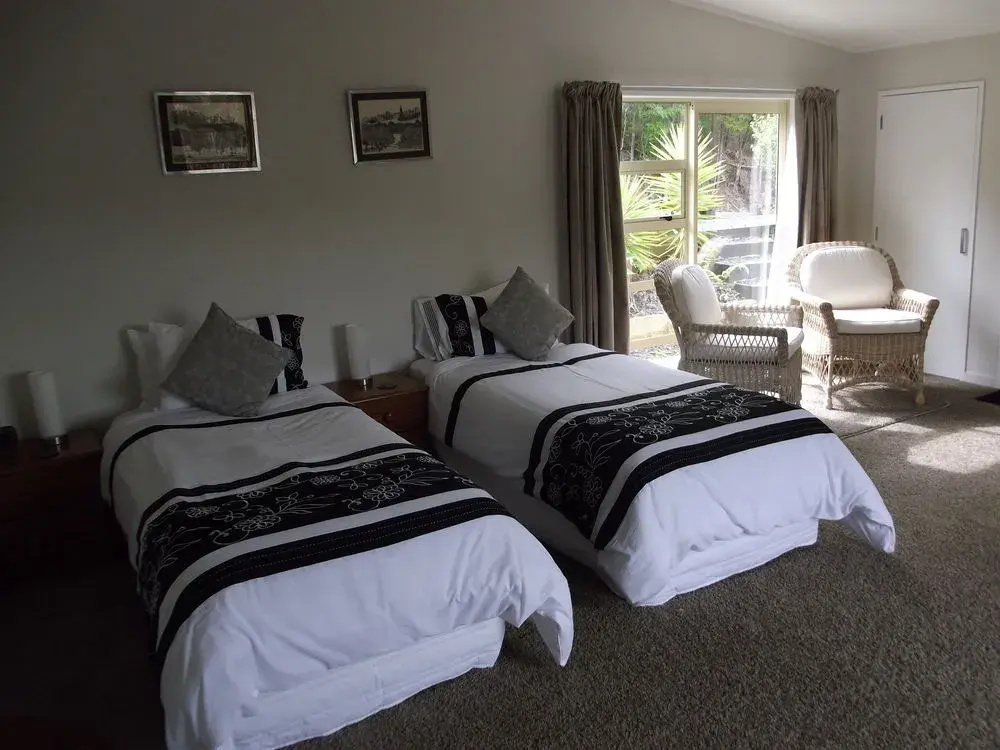 Longhouse Bed and Breakfast