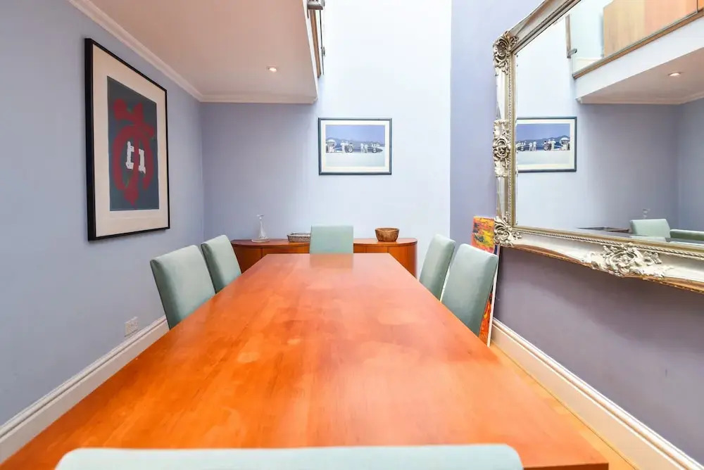 Spacious 3 Bedrooms House in Central London