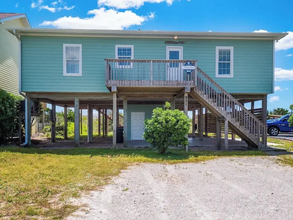 Green Dolphin by Topsail Realty