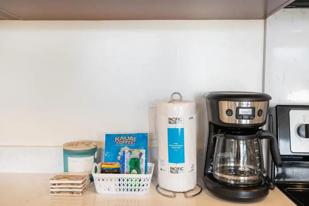 Beautiful 17th Floor Condo with AC, WiFi, Parking - Short Walk to Beach