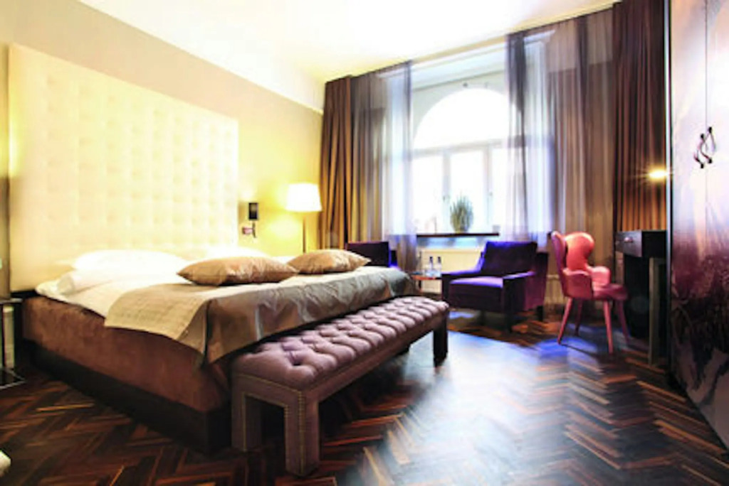 Elite Plaza Hotel