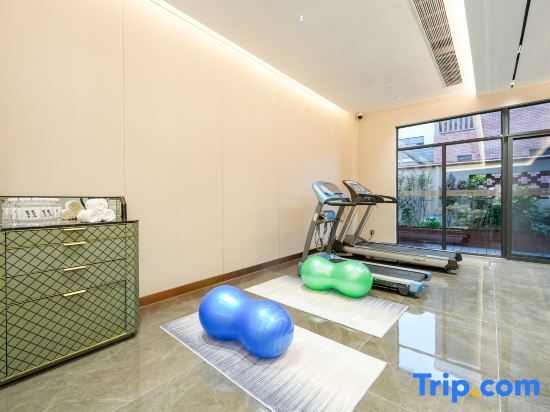 Longjiang Years Hot Spring Hotel