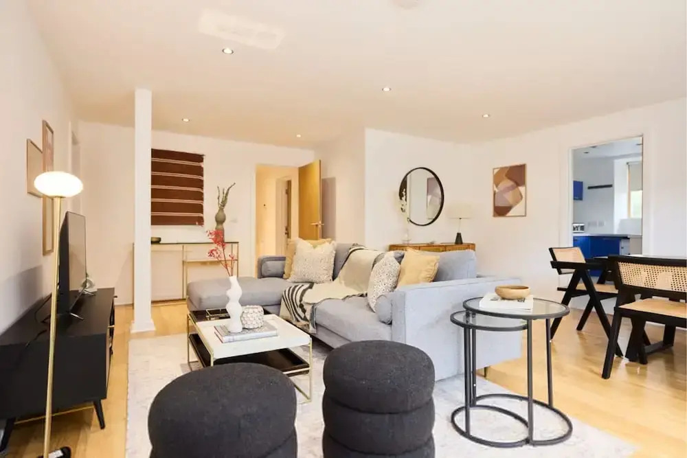 The Gwendolen Place - Contemporary 2BDR Flat w/ Terrace + Balcony