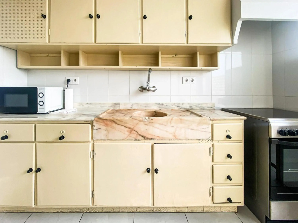Convenient 3-Bedroom Apartment next to Bom Sucesso