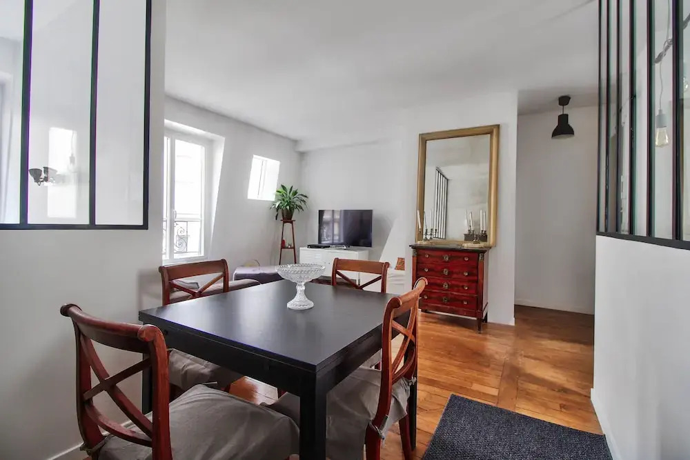 Apartment full of lights - Ternes
