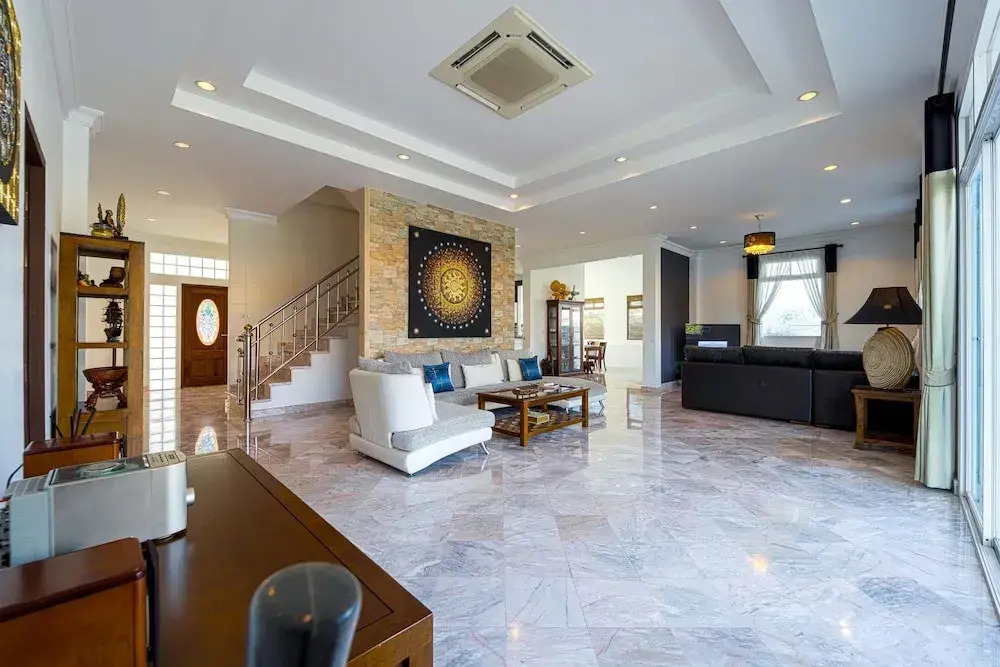 Luxurious 5-Bedroom Private Pool Villa! PV6
