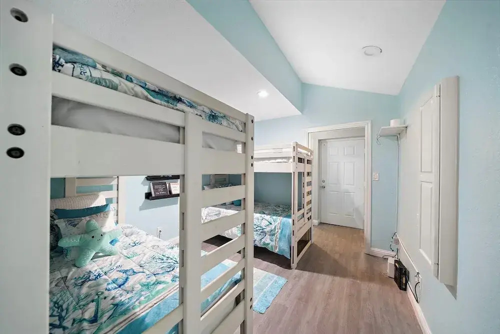Captain's Manor by Ryson Vacation Rentals