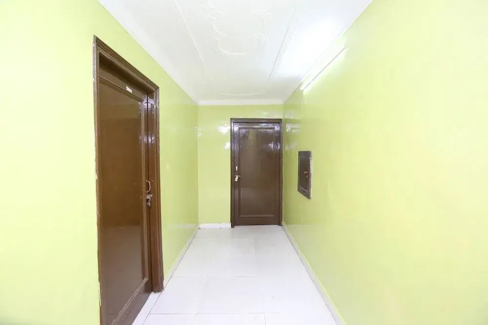Oyo 24095 Radha Swami Guest House