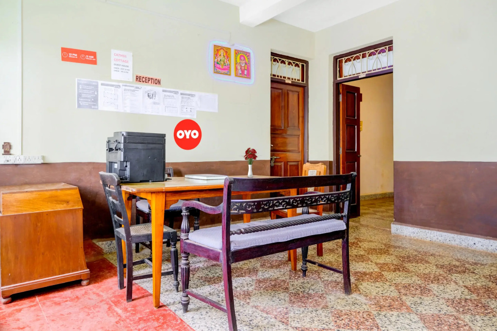 OYO 92870 Shree Sai Holiday Homes