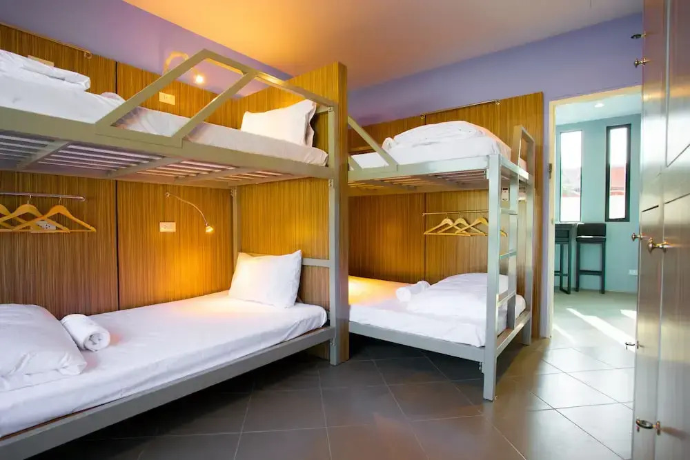 iNest Poshtel