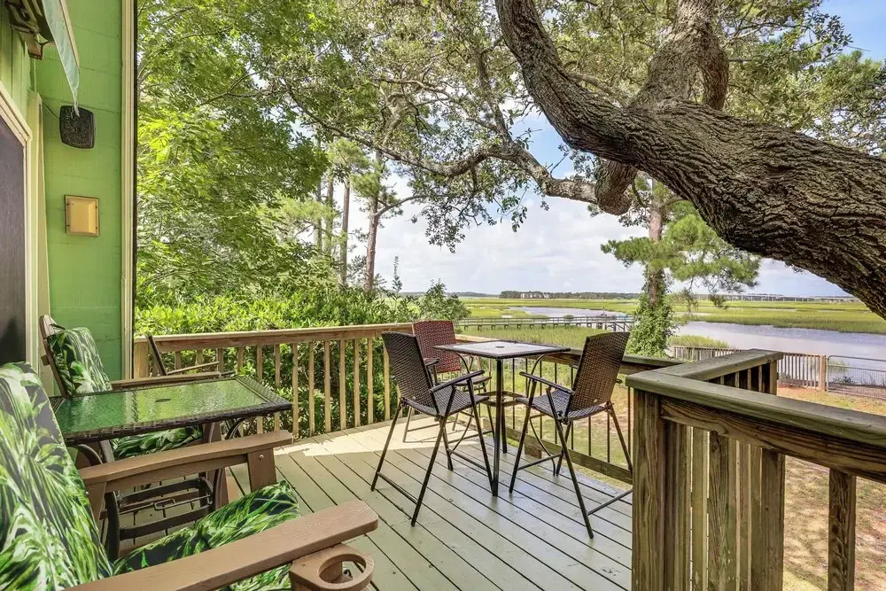 Amazing Views! One More Day Escape on Oak Island