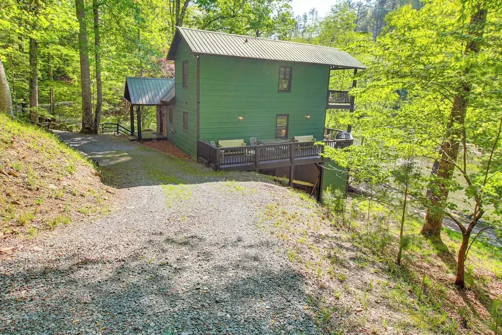 The River Rest Ellijay Cabin w/ Hot Tub