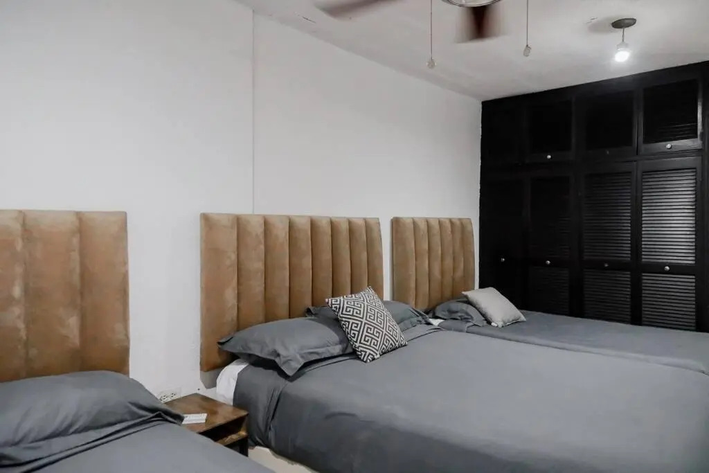 Beautiful Townhouse near San Pedro 5 min away