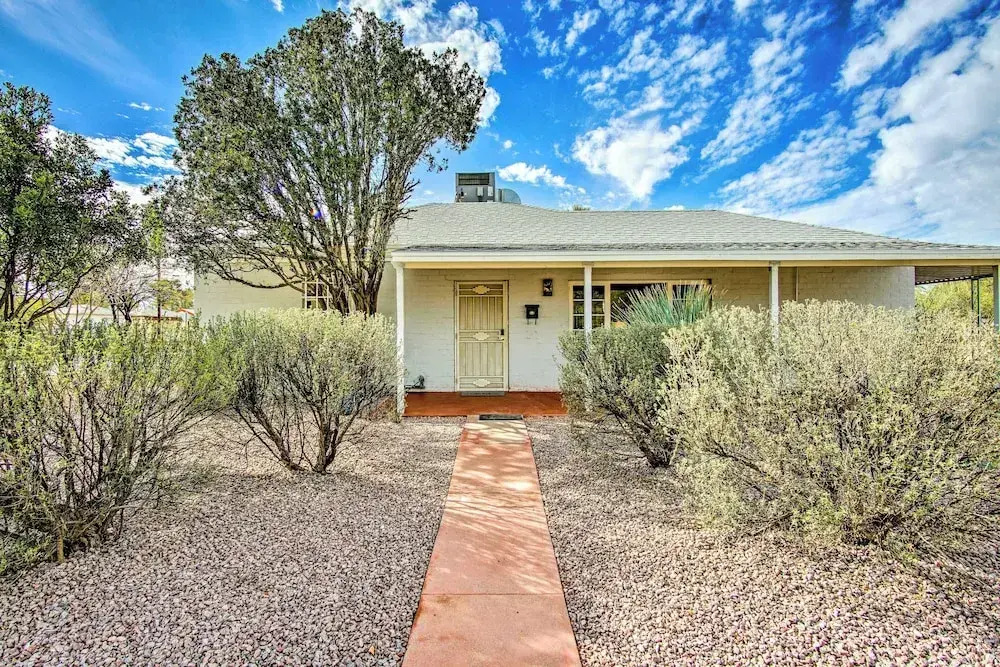 Centrally Located Tucson Home ~ 5 Mi to Dtwn