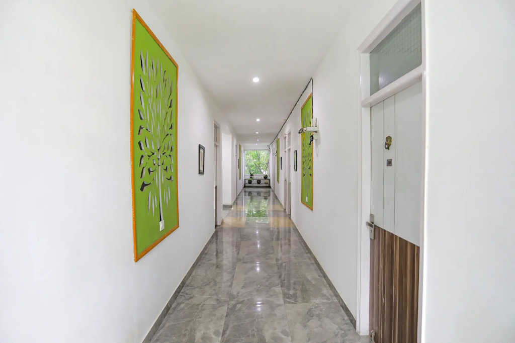 FabHotel Aravali Suites - DLF Phase 3