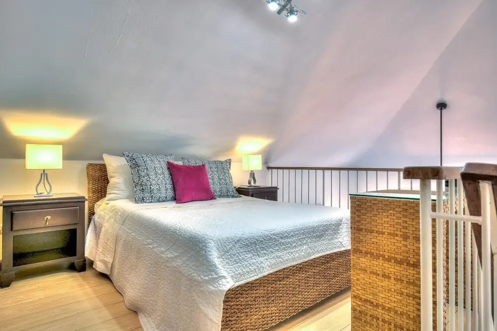 Exquisite Ocean and Pool View Apartment Next to the Beach