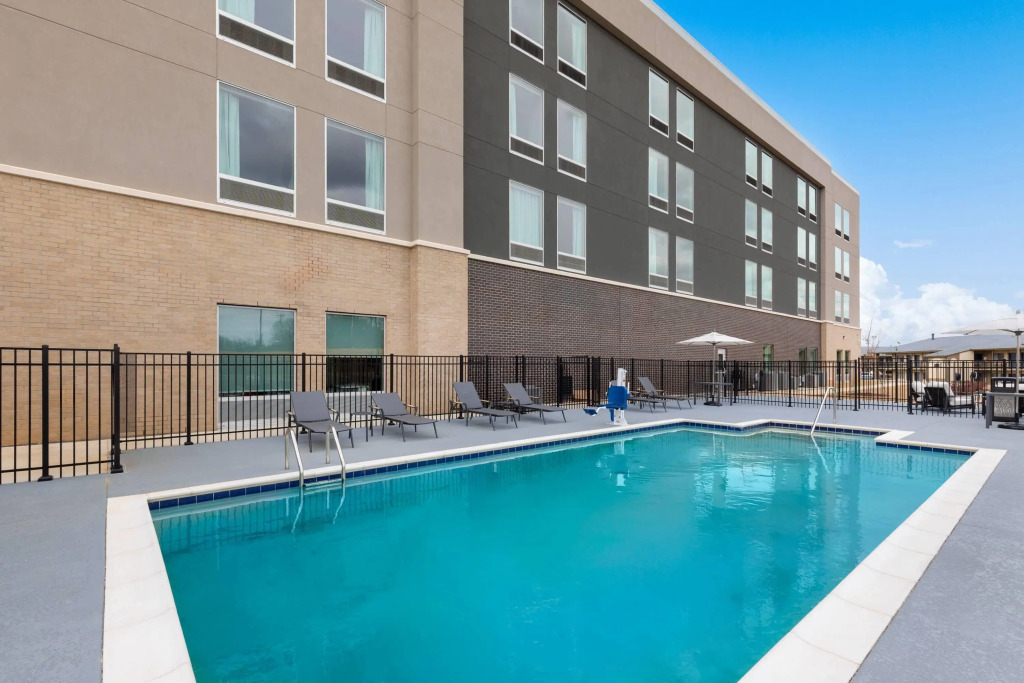 La Quinta Inn & Suites by Wyndham Athens I-65