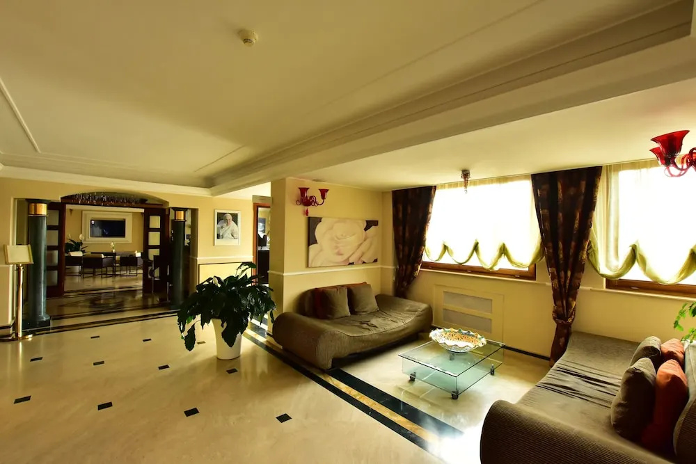 Palazzo Rosenthal Vesuview Hotel & Resort