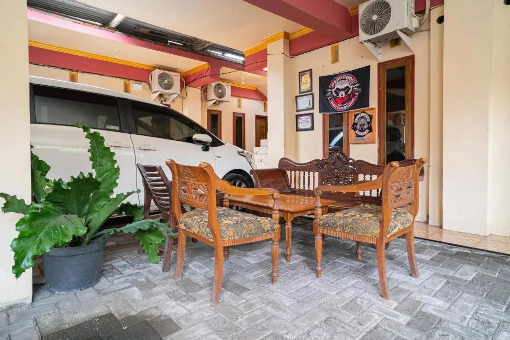 Hotel O D&a Guesthouse Syariah And Rent Car