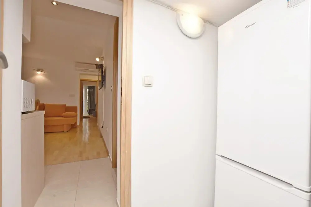 Apartment Mate