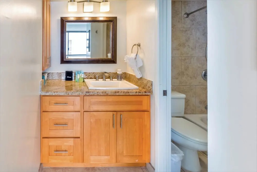Waikiki Banyan Condo With Panoramic 37th Floor Ocean Views