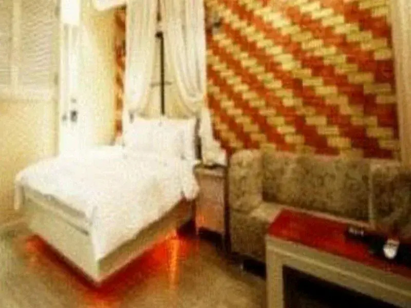 Hotel Lust