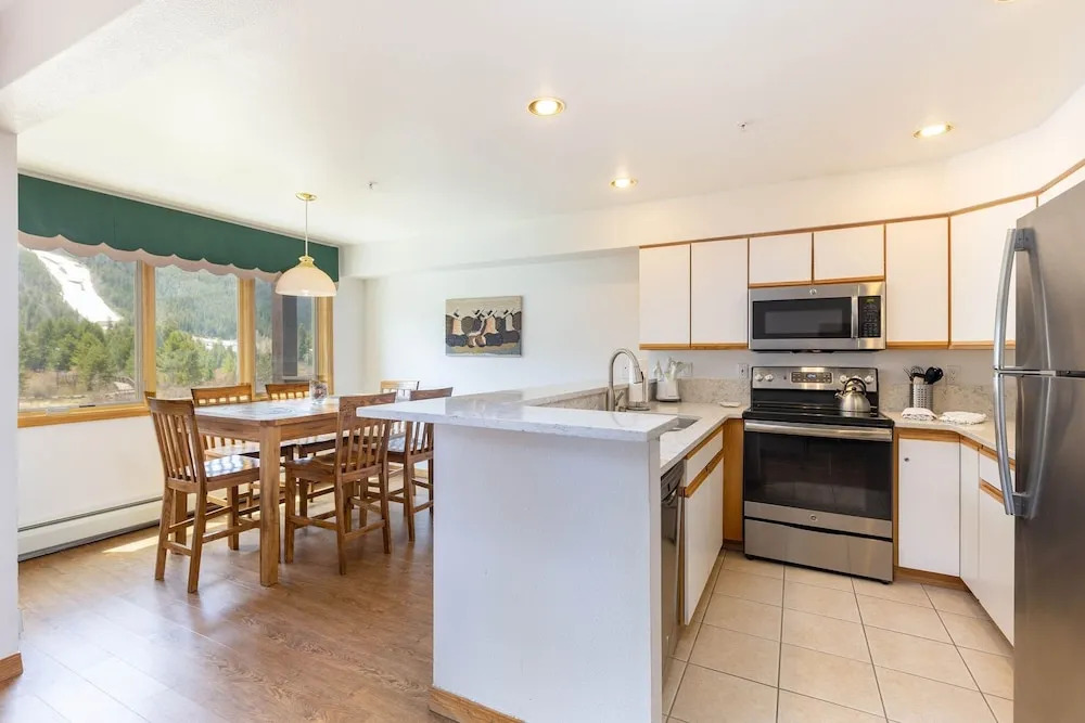 113 Cinnamon Ridge 2 Bedroom Condo by RedAwning