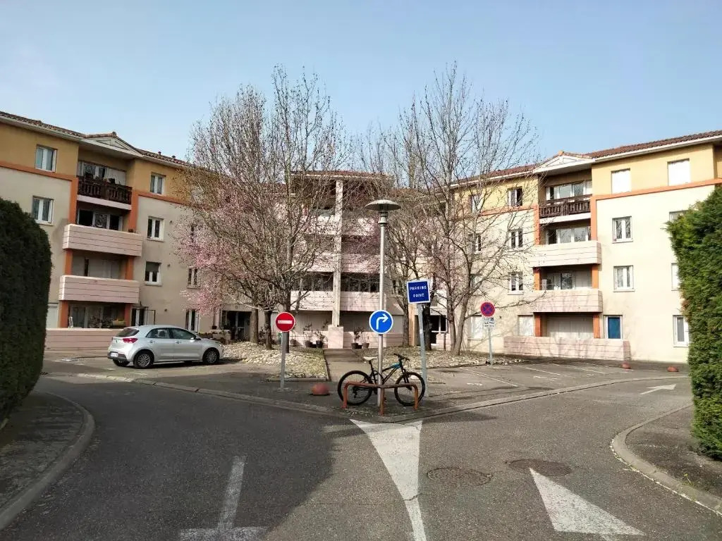 Grand T3 avec clim, parking et terrasse privative - Agen