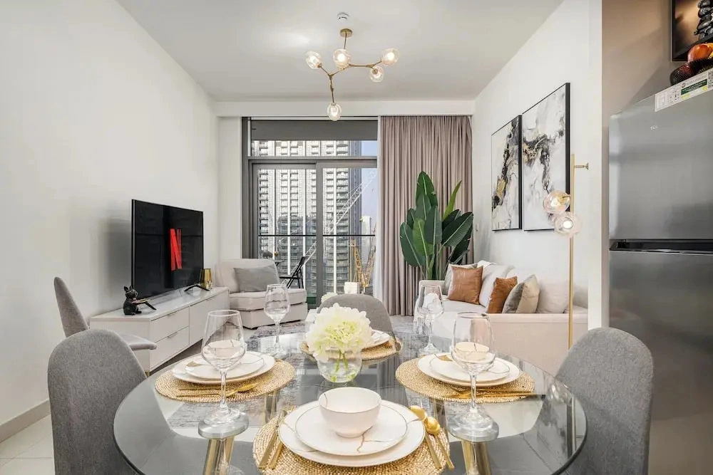 Delujo Stays   Burj Crown Collection